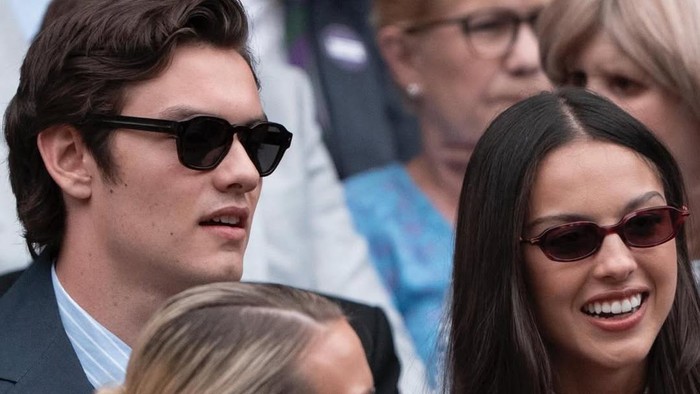 img-title Wimbledon Date! Pasangan Artis Tampil Stylish saat Saksikan Turnamen Tenis