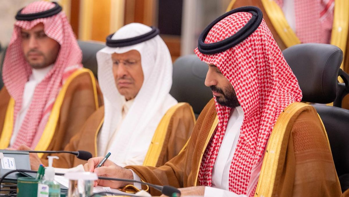 MbS Rombak Kabinet Arab Saudi, Ada Apa?
