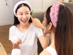 Rekomendasi Sunscreen untuk Kulit Kusam, Wajah Jadi Lebih Cerah