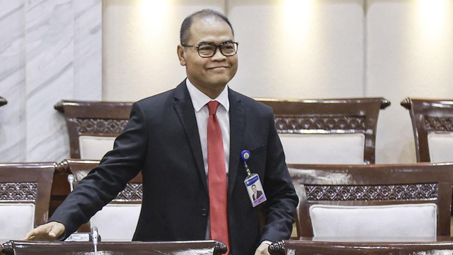 DPR Pilih Ricky Perdana Gozali Jadi Deputi Gubernur BI 2025-2030 Komisi XI DPR RI memilih Ricky Perdana Gozali sebagai Deputi Gubernur Bank Indonesia (BI) periode 2025-2030.