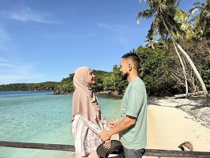 Shireen Sungkar & Teuku Wisnu Ajak Ketiga Anak Liburan ke Sabang Aceh, Main Bareng Lumba-Lumba