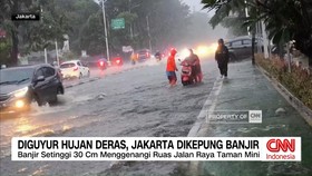 VIDEO: Diguyur Hujan Deras, Jakarta Dikepung Banjir