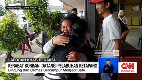 VIDEO: Kerabat Korban Datangi Pelabuhan Ketapang