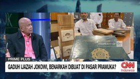 VIDEO: Beathor Suryadi Harap Jokowi Tunjukkan Ijazah UGM Asli