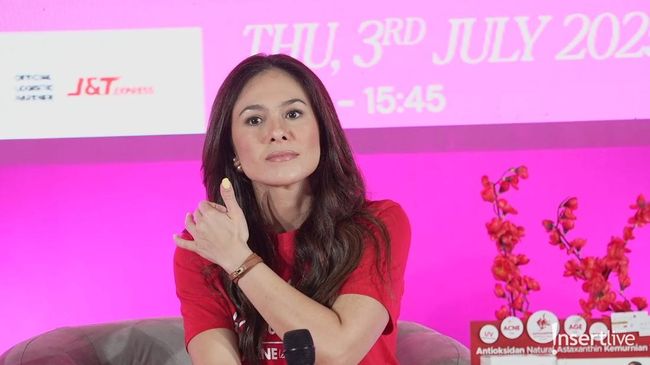 Potret Awet Muda Wulan Guritno di Usia 44 Tahun