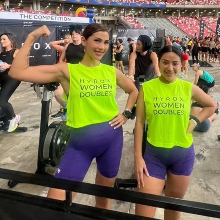 <p>Bunda Seleb lain yang baru-baru ini mengikuti kompetisi HYROX adalah Nadia Mulya. Bunda empat anak ini juga mengikuti kompetisi kebugaran bersama sahabatnya, yakni pengusaha bidang kecantikan Anggie Rassly. (Foto: Instagram @nadiamulya)</p>