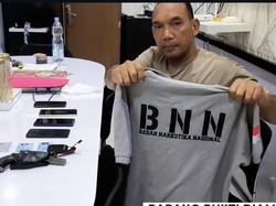 Sering Pakai Baju BNN-Bawa Senpi, 2 Pria di Bogor Digerebek Saat Nyabu