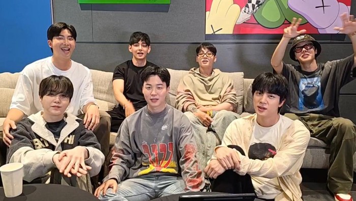 Comeback hingga Tur, BTS Bagikan Jadwal Grup pada Musim Semi 2026 Lewat Siaran di Weverse