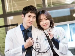 Yoo Yeon Seok dan Seo Hyun Jin Bakal Reuni di Drakor Liar?