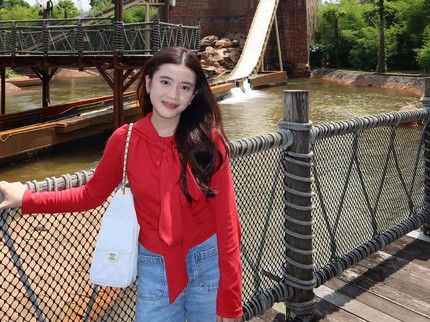 5 Potret Menawan Hassya Sabri, Anak Sambung Irish Bella yang Kuliah di Kedokteran