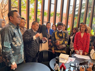 img-title Hotman Paris Kawal Kasus 4 Anak Sopir Diduga Dilecehkan Pendeta di Blitar