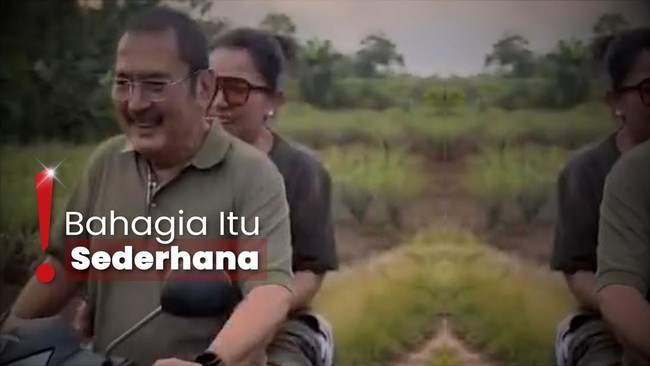 Ketawa Lepas Mayangsari saat Naik Motor Bebek Bareng Suami