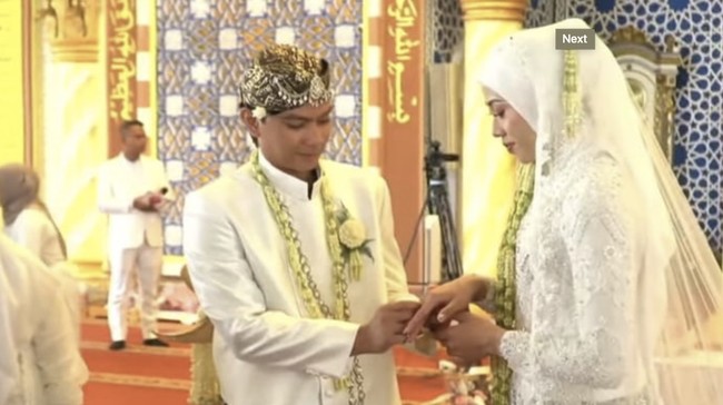Bintang voli nasional, Megawati Hangestri Pertiwi, resmi menikah dengan atlet finsswimming Dio Novandra Wibawa.