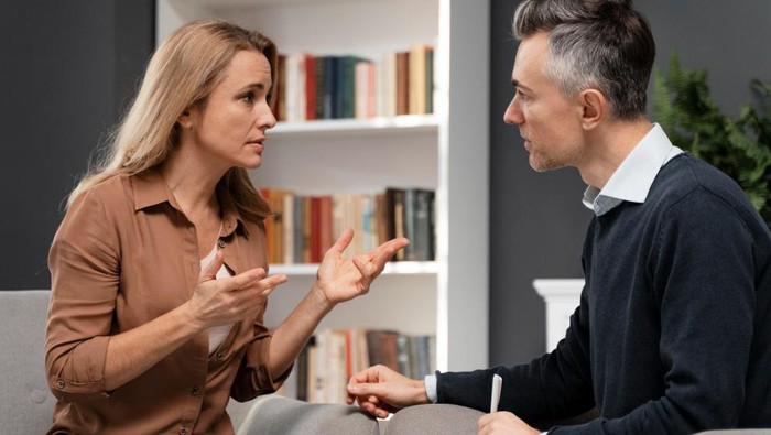 img-title Mengenal Dry Begging: Bentuk Manipulasi Emosi yang Familiar dalam Hubungan