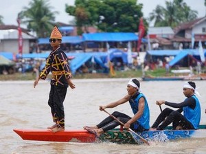 img-title Aura Farming Anak Pacu Jalur, dari Tradisi Abad Ke-17 Indonesia Kini Viral Mendunia!