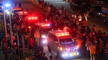 FOTO: Proses Identifikasi Korban Tewas KMP Tunu Tenggelam di Bali