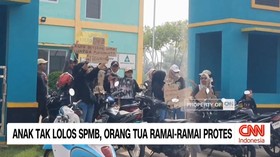 VIDEO: Anak Tak Lolos SPMB, Orang Tua Ramai-Ramai Protes