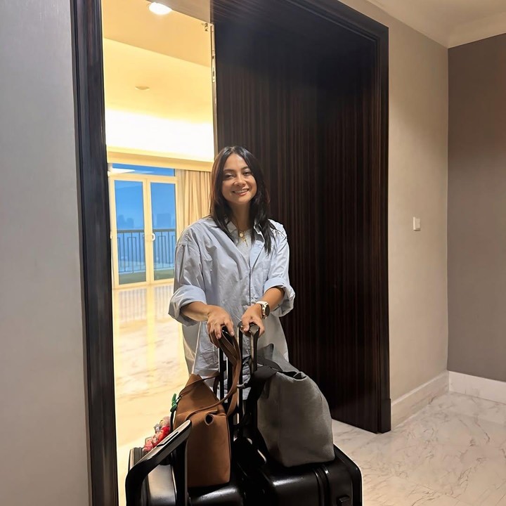 <p>Rini dan suami tampaknya sudah mantap meninggalkan Tanah Air untuk menetap di Australia. Selain membawa serta putra semata wayang mereka Xavier Young Min Ha, Rini juga sudah menyiapkan barang-barang yang akan dibawanya pindah. (Foto: Instagram @riniyulianti)</p>