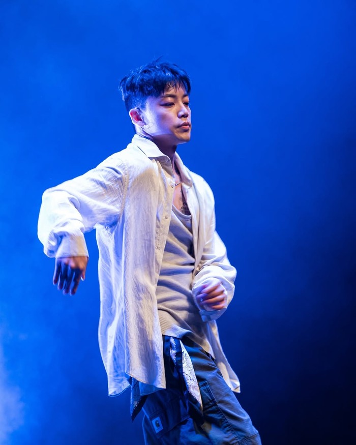 Sebagai seorang koreografer, Wootae telah memiliki jejak koreografi para idol K-Pop seperti I’m Back’ milik BoA, ‘Candy’ milik Baekhyun, ‘Vanilla’ milik Kai, hingga Super Junior D&E berjudul ‘B.A.D’./ Foto: instagram.com/wootae_______