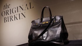 FOTO: Ikon Budaya Pop Tas Hermes Birkin Pertama Dilelang