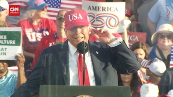 VIDEO: Trump Guyon Suara Kembang Api di Tengah Panas Politik AS