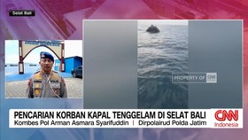 VIDEO: Tim SAR Polairud Temukan Perahu Penyelamat dan Sekoci KMP Tunu