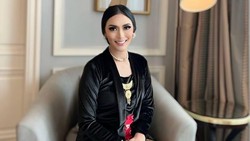 img-title Isu Minta Fasilitas Negara Untuk Tur Eropa, Ini 7 Potret Istri Menteri UMKM Dulu Pesinetron