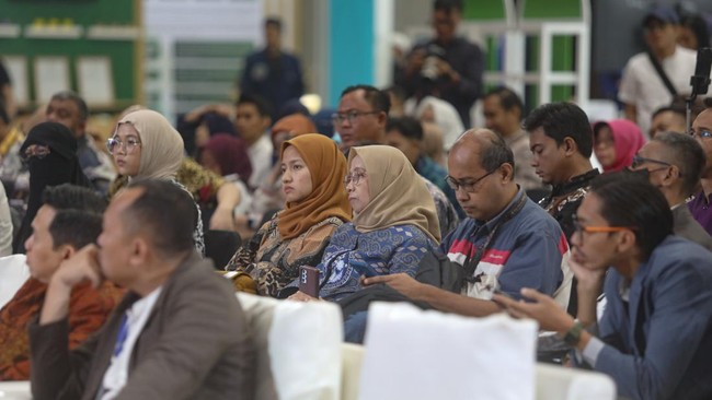 Penerapan Sistem Jaminan Produk Halal di Indonesia penting untuk industri dan konsumen, Unilever jadi pelopor dalam sertifikasi halal.