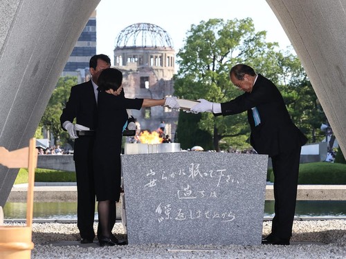 Wali Kota Hiroshima Kazumi Tantang Trump Datang Lihat Efek Bom Atom
