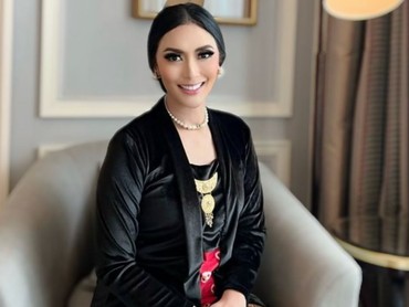 img-title Agustina Hastarani Dituding 'Difasilitasi', Menteri UMKM Bantah Istrinya Dapat Privilese