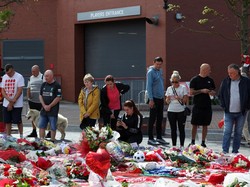 Banjir Bunga di Stadion Anfield untuk Diogo Jota