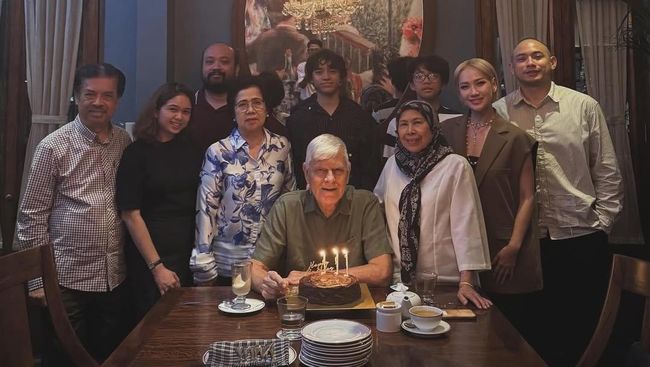 Tiko Akrab dengan Keluarga Ashraf, Ini 7 Potret BCL Ajak Suami Rayakan Ultah Eks Mertua