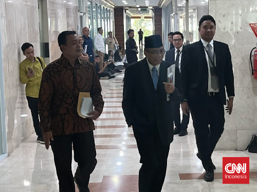 Dipilih Prabowo Jadi Dubes AS, Indroyono Soesilo Bagi-bagi CV
