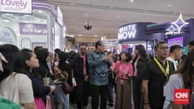 FOTO: Antusias Pengunjung Ketemu CT-Putri Tanjung di Jakarta x Beauty