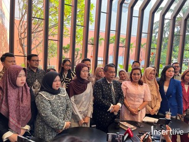 img-title Hotman Paris Ungkap Perkembangan Sidang Kasus Penembakan 3 Polisi di Lampung