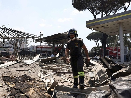 FOTO: Ledakan Dahsyat SPBU di Roma, 45 Orang Terluka