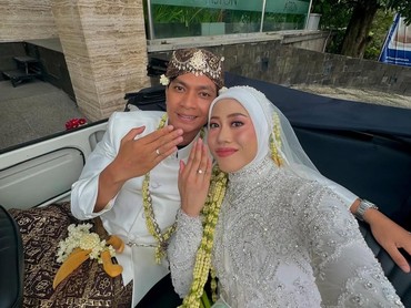 img-title Terpopuler: Red Sparks Hadiri Ngunduh Mantu Megawati Hangestri hingga Viral Istri Menteri UMKM Diduga Minta Fasilitas ke Eropa