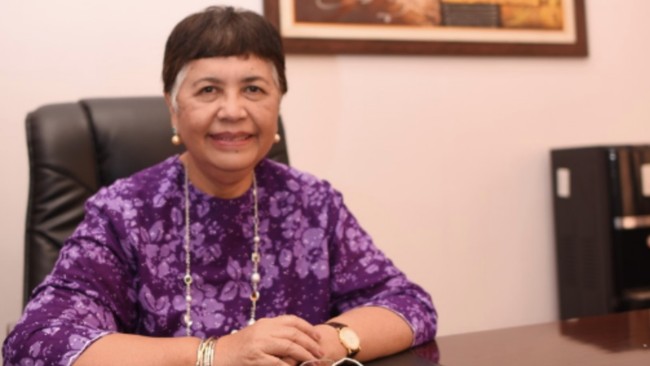 Adik Luhut Pandjaitan, Nurmala Kartini Sjahrir, hadir di Kompleks Parlemen, Jakarta, menjelang uji kelayakan dan kepatutan calon duta besar (dubes).