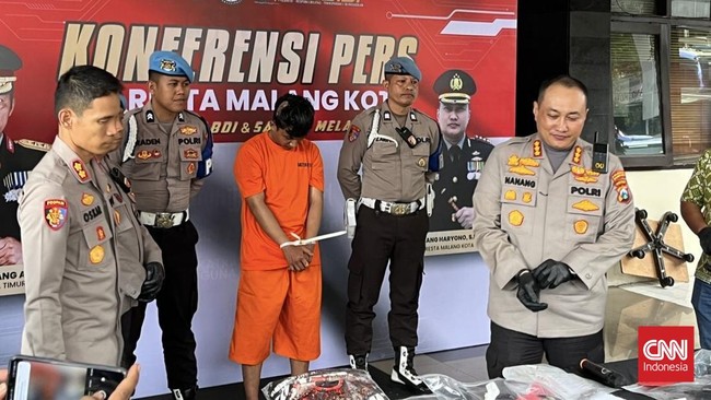 Seorang pemuda di Kota Malang, FR (24), diduga menusuk anggota pencak silat hingga tewas.