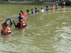 Mayat Bocah di Blitar yang Hanyut di Sungai Lodoagung Blitar Ditemukan