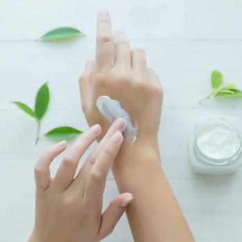 BeauPicks: 5 Rekomendasi Hand Cream di Bawah Rp70 Ribu yang Bikin Tangan Lembut dan Wangi Seharian