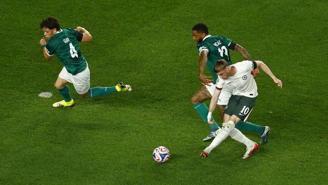 Chelsea mengalahkan Palmeiras pada perempat final Piala Dunia Antarklub 2025 yang berlangsung di Stadion Lincoln Financial Field, Philadelphia, AS, Sabtu (5/7).