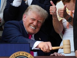Trump Ngotot Teken Aturan Baru, Utang AS Diprediksi Bengkak Rp 53.000 T