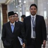 Calon Dubes Ditugasi Rangkum Fit Proper Test dengan Tulisan Tangan