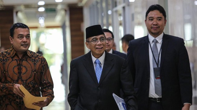 Sebanyak 12 calon duta besar (dubes) Indonesia menjalankan uji kelayakan dan kepatutan (fit and proper test), berikut daftarnya.