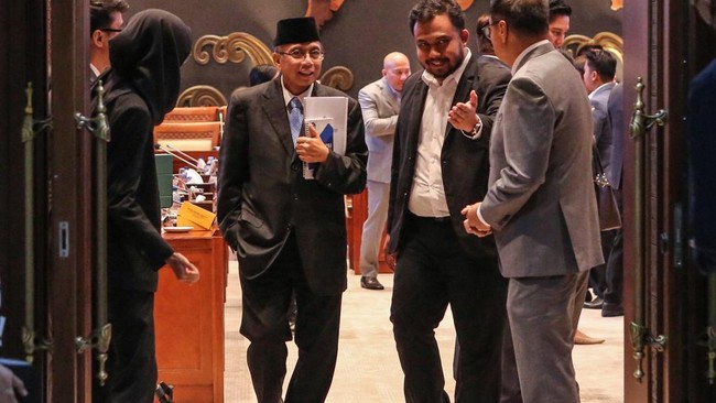 Ketua Komisi I DPR RI Utut Adianto merespons kehadiran Purnawirawan TNI di jajaran calon duta besar Indonesia.