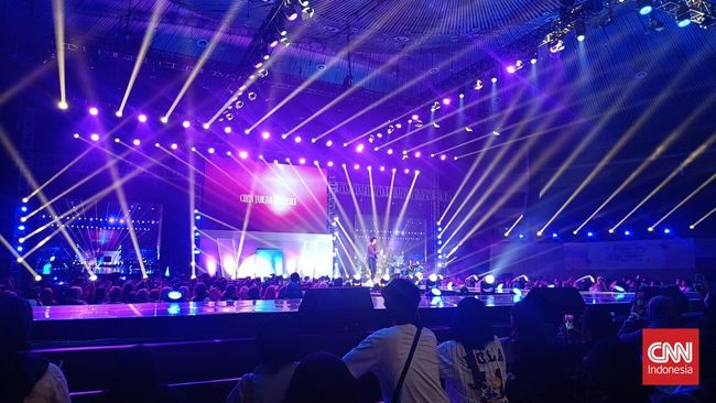 Penyanyi Vidi Aldiano turut meramaikan gelaran Tokyo Girls Collection (TGC) Jakarta 2025 di Jakarta Convention Center (JCC), Sabtu (5/7).
