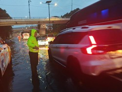 Titik-titik Jalan di Jaktim Tak Bisa Dilewati Sementara karena Banjir