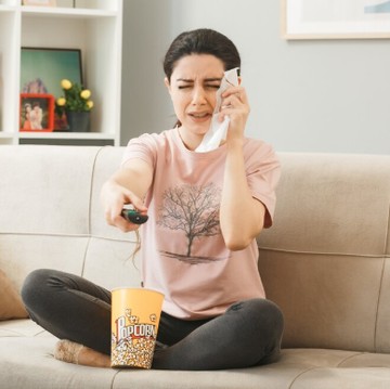 Nggak Tahan Adegan Sedih? Cek MBTI yang Paling Mudah Menangis Ini!