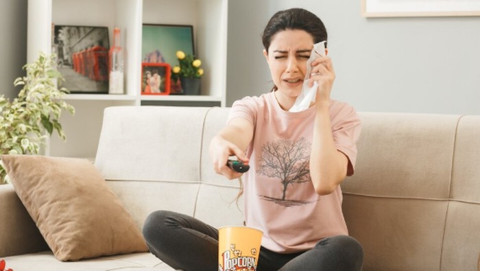 Nggak Tahan Adegan Sedih? Cek MBTI yang Paling Mudah Menangis Ini!